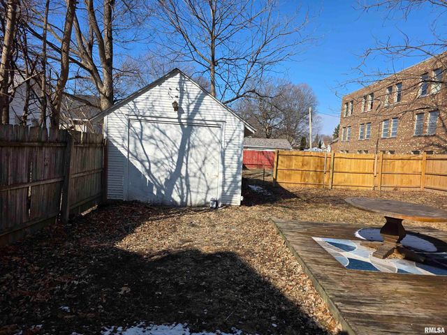 1111 E REPUBLIC Street, Peoria, IL 61603