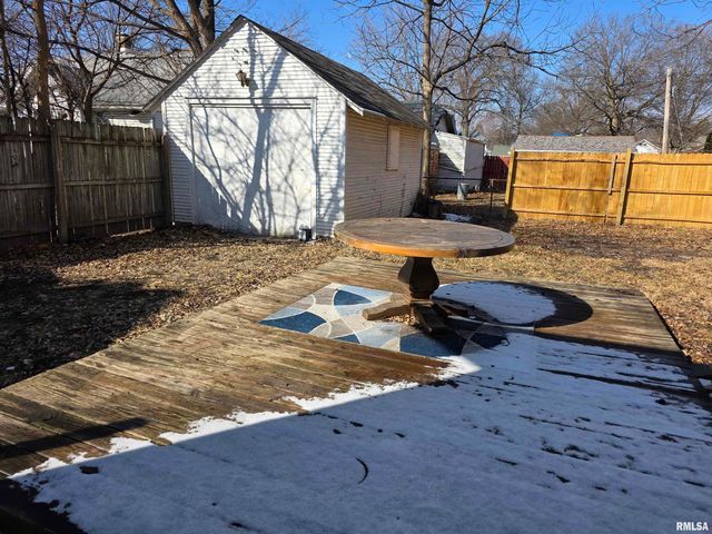 1111 E REPUBLIC Street, Peoria, IL 61603