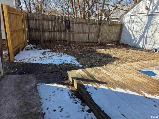 1111 E REPUBLIC Street, Peoria, IL 61603