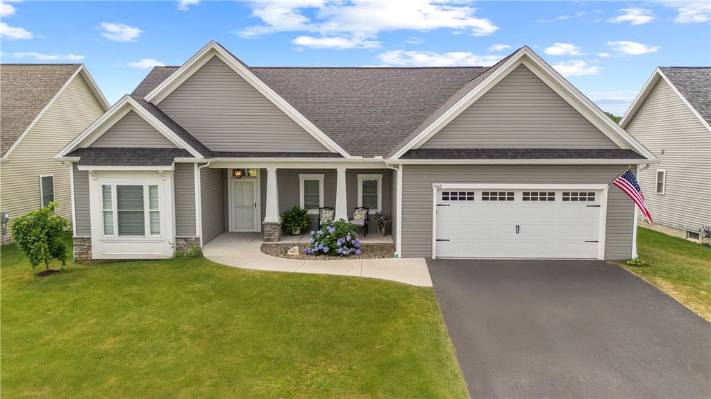 1502 Grand Meadows Way, Webster, NY 14580