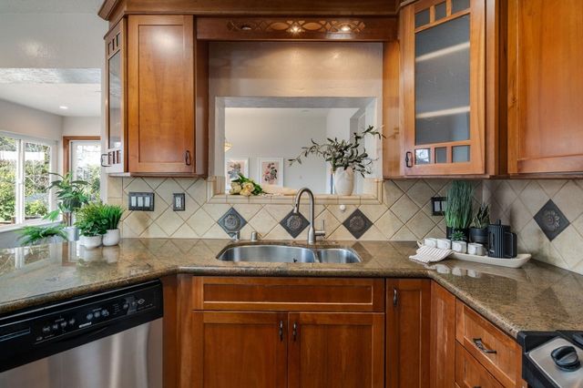 4125 4125 Kuhnle Ave, Oakland, CA 94605