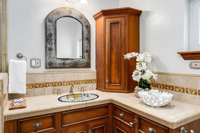 4125 4125 Kuhnle Ave, Oakland, CA 94605