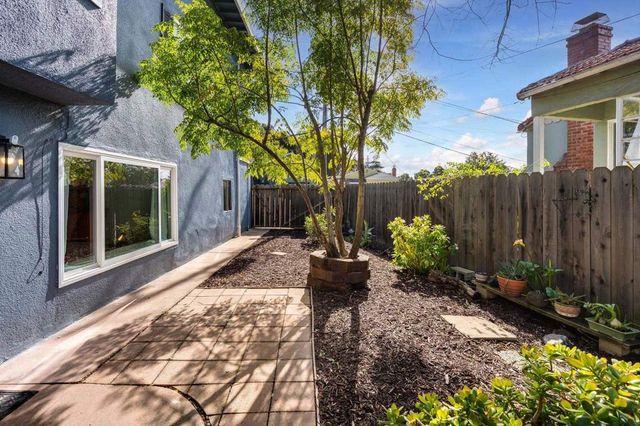 4125 4125 Kuhnle Ave, Oakland, CA 94605