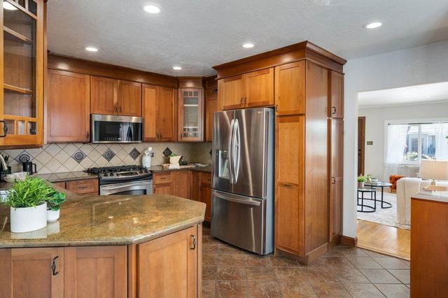 4125 4125 Kuhnle Ave, Oakland, CA 94605