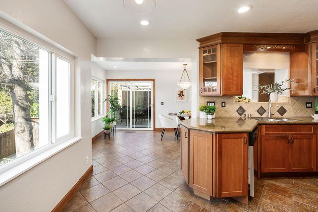 4125 4125 Kuhnle Ave, Oakland, CA 94605