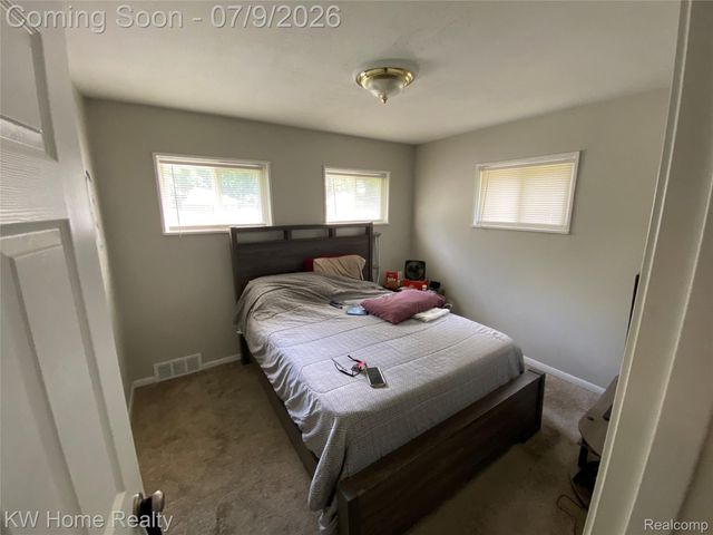 14620 Pearson Street, Oak Park, MI 48237