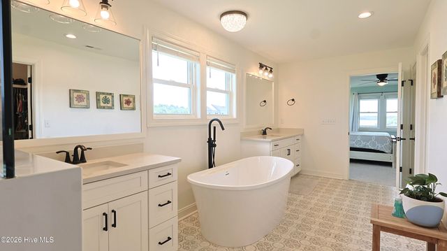 212 Marshside Landing, Holly Ridge, NC 28445