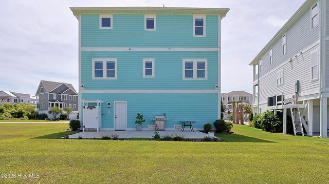 212 Marshside Landing, Holly Ridge, NC 28445