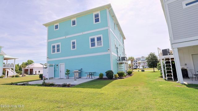 212 Marshside Landing, Holly Ridge, NC 28445