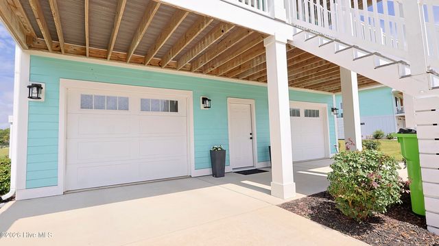 212 Marshside Landing, Holly Ridge, NC 28445