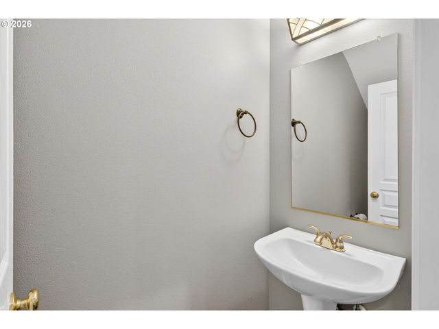 7835 Sw MATHENY Dr, Beaverton, OR 97008