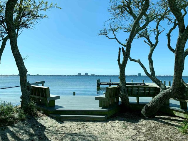 1200 Shoreline Dr 303, Gulf Breeze, FL 32561