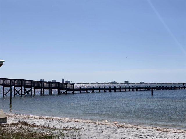 1200 Shoreline Dr 303, Gulf Breeze, FL 32561