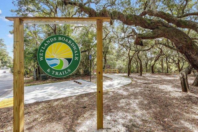 1200 Shoreline Dr 303, Gulf Breeze, FL 32561