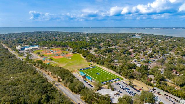 1200 Shoreline Dr 303, Gulf Breeze, FL 32561