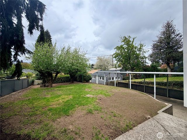 1944 S Ash Street, Tacoma, WA 98405