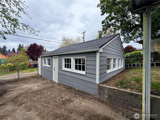 1944 S Ash Street, Tacoma, WA 98405