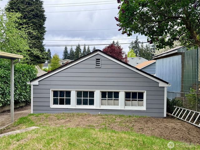 1944 S Ash Street, Tacoma, WA 98405