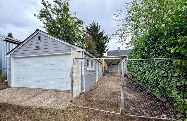 1944 S Ash Street, Tacoma, WA 98405