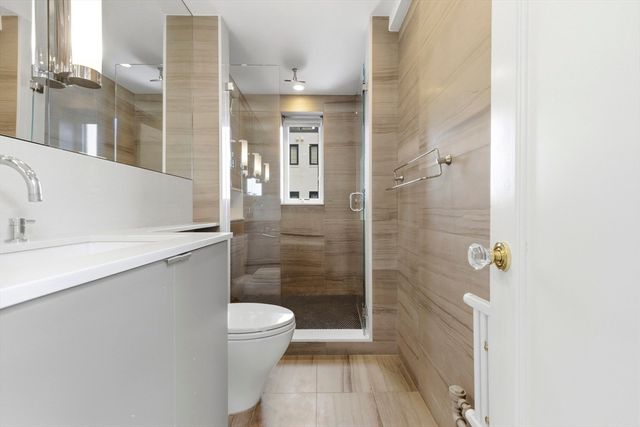 90 Commonwealth Ave 22, Boston, MA 02116