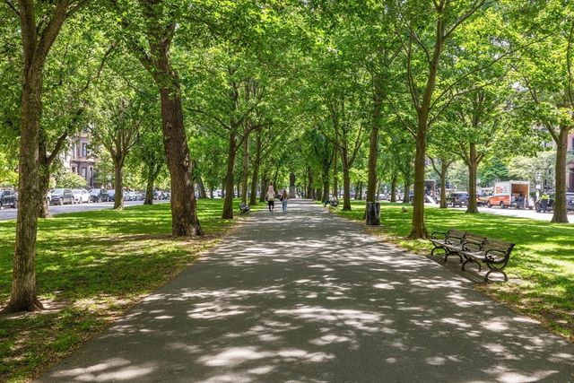 90 Commonwealth Ave 22, Boston, MA 02116