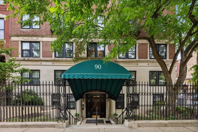 90 Commonwealth Ave 22, Boston, MA 02116
