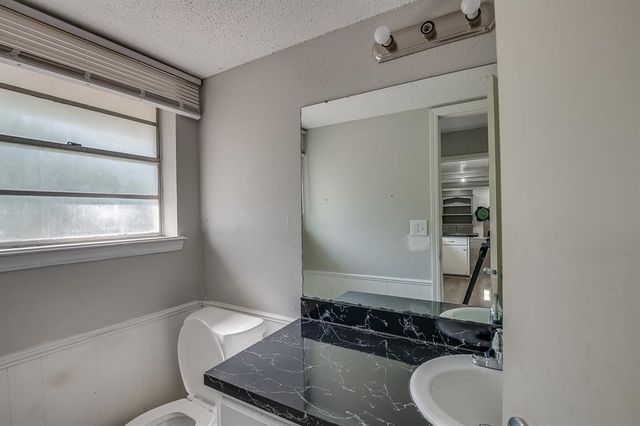 9305 S Winston Way, Oklahoma City, OK 73139