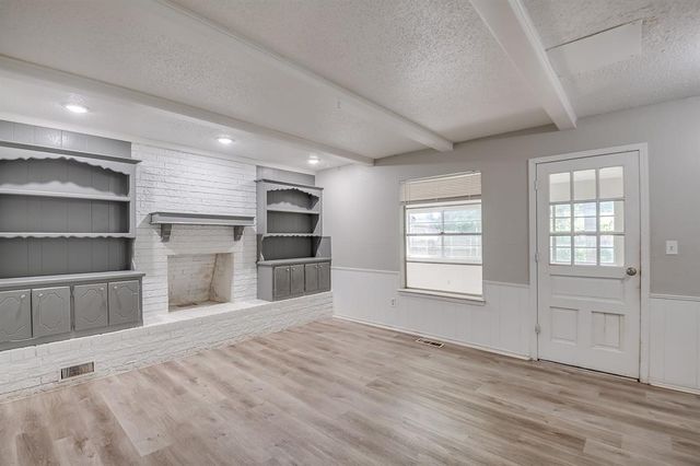 9305 S Winston Way, Oklahoma City, OK 73139