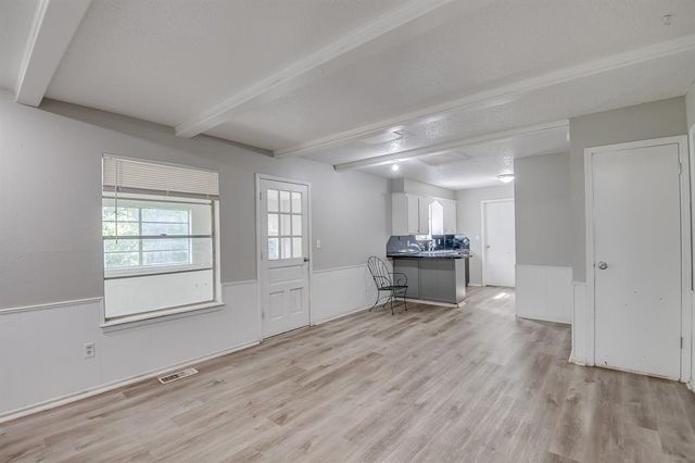 9305 S Winston Way, Oklahoma City, OK 73139