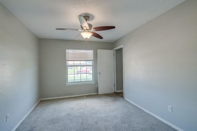 9305 S Winston Way, Oklahoma City, OK 73139