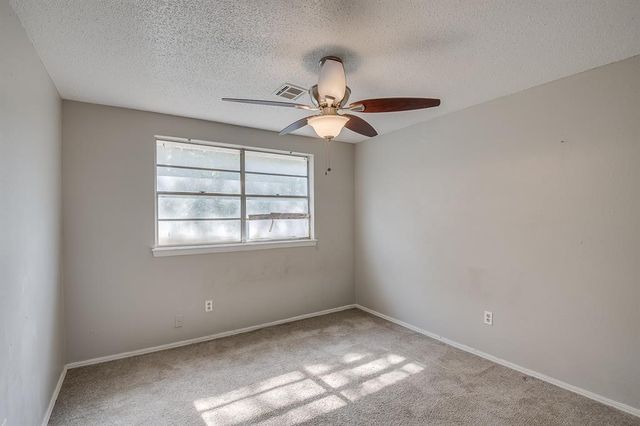 9305 S Winston Way, Oklahoma City, OK 73139