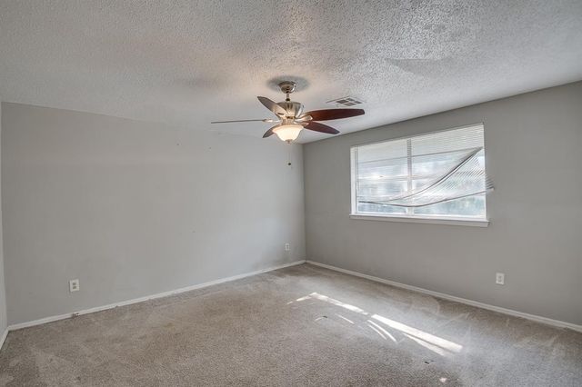 9305 S Winston Way, Oklahoma City, OK 73139