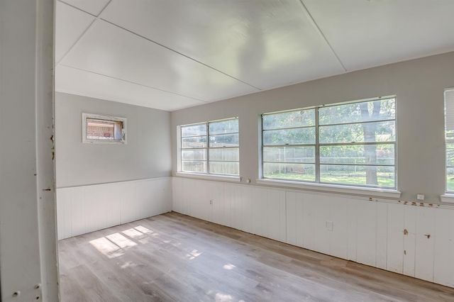 9305 S Winston Way, Oklahoma City, OK 73139
