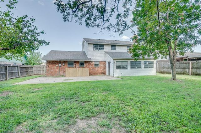 9305 S Winston Way, Oklahoma City, OK 73139
