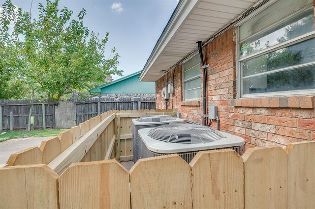 9305 S Winston Way, Oklahoma City, OK 73139