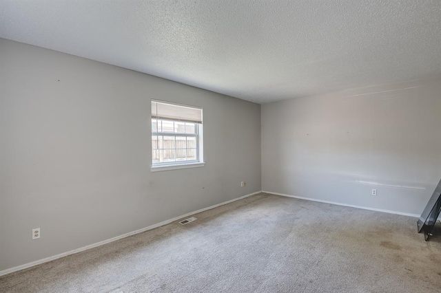 9305 S Winston Way, Oklahoma City, OK 73139