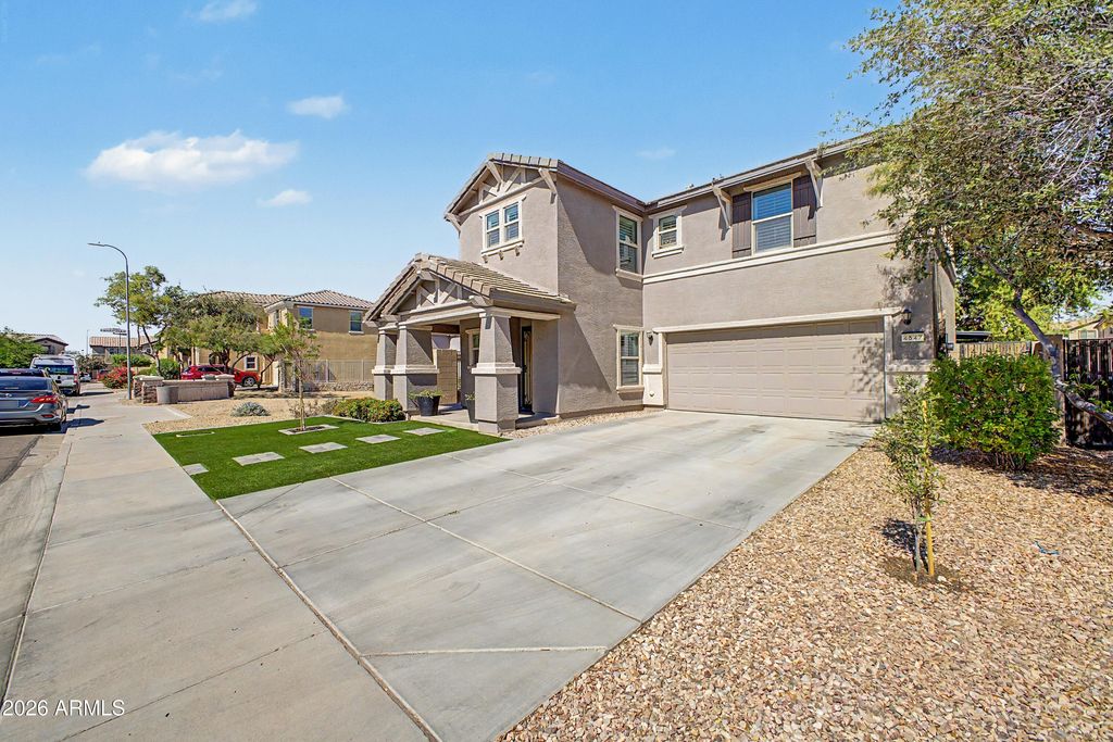 Image 3 of property listing at 4847 N 110TH Lane, Phoenix, AZ 85037