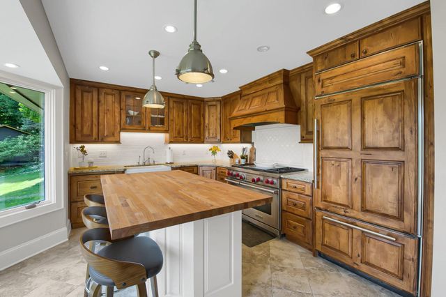3465 Deephaven Avenue, Wayzata, MN 55391
