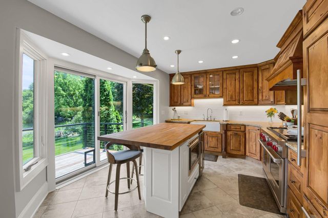 3465 Deephaven Avenue, Wayzata, MN 55391