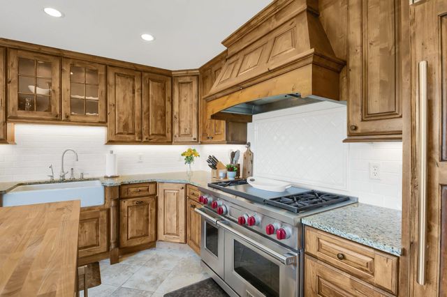 3465 Deephaven Avenue, Wayzata, MN 55391