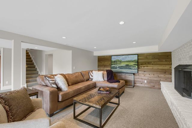 3465 Deephaven Avenue, Wayzata, MN 55391