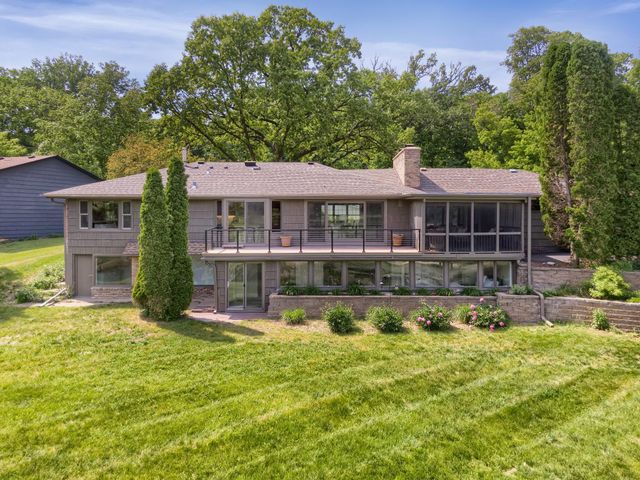 3465 Deephaven Avenue, Wayzata, MN 55391