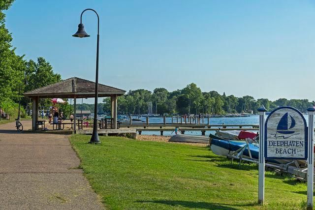 3465 Deephaven Avenue, Wayzata, MN 55391