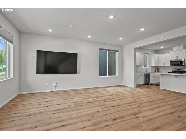 31343 Nw NORTH Ave, North Plains, OR 97133