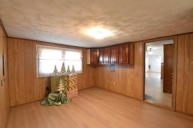 6658 N Farm Road 141, Springfield, MO 65803