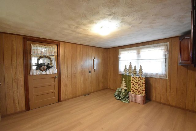 6658 N Farm Road 141, Springfield, MO 65803