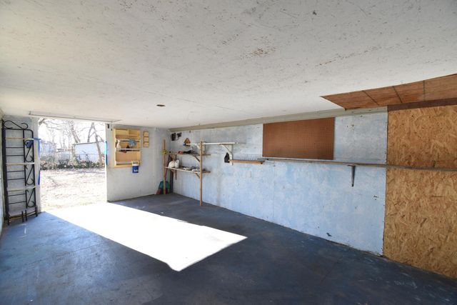 6658 N Farm Road 141, Springfield, MO 65803