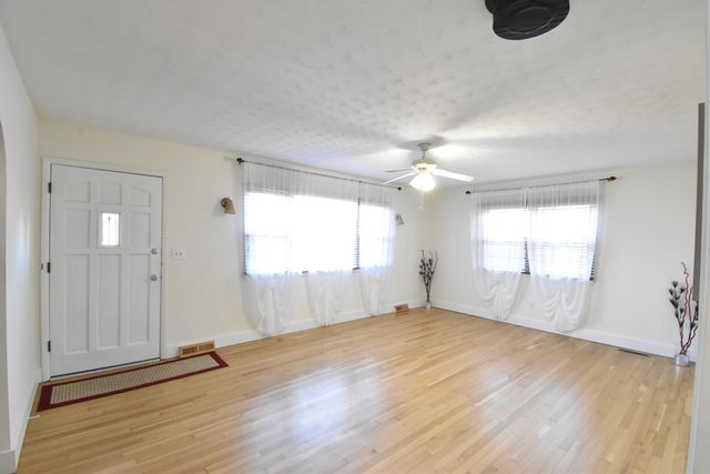 6658 N Farm Road 141, Springfield, MO 65803