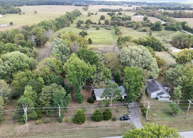 6658 N Farm Road 141, Springfield, MO 65803