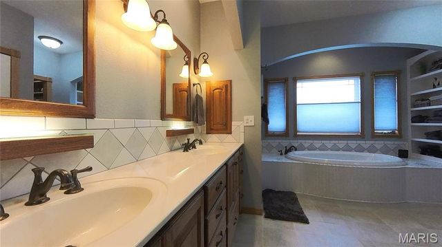 610 Oak Park Boulevard, West Plains, MO 65775